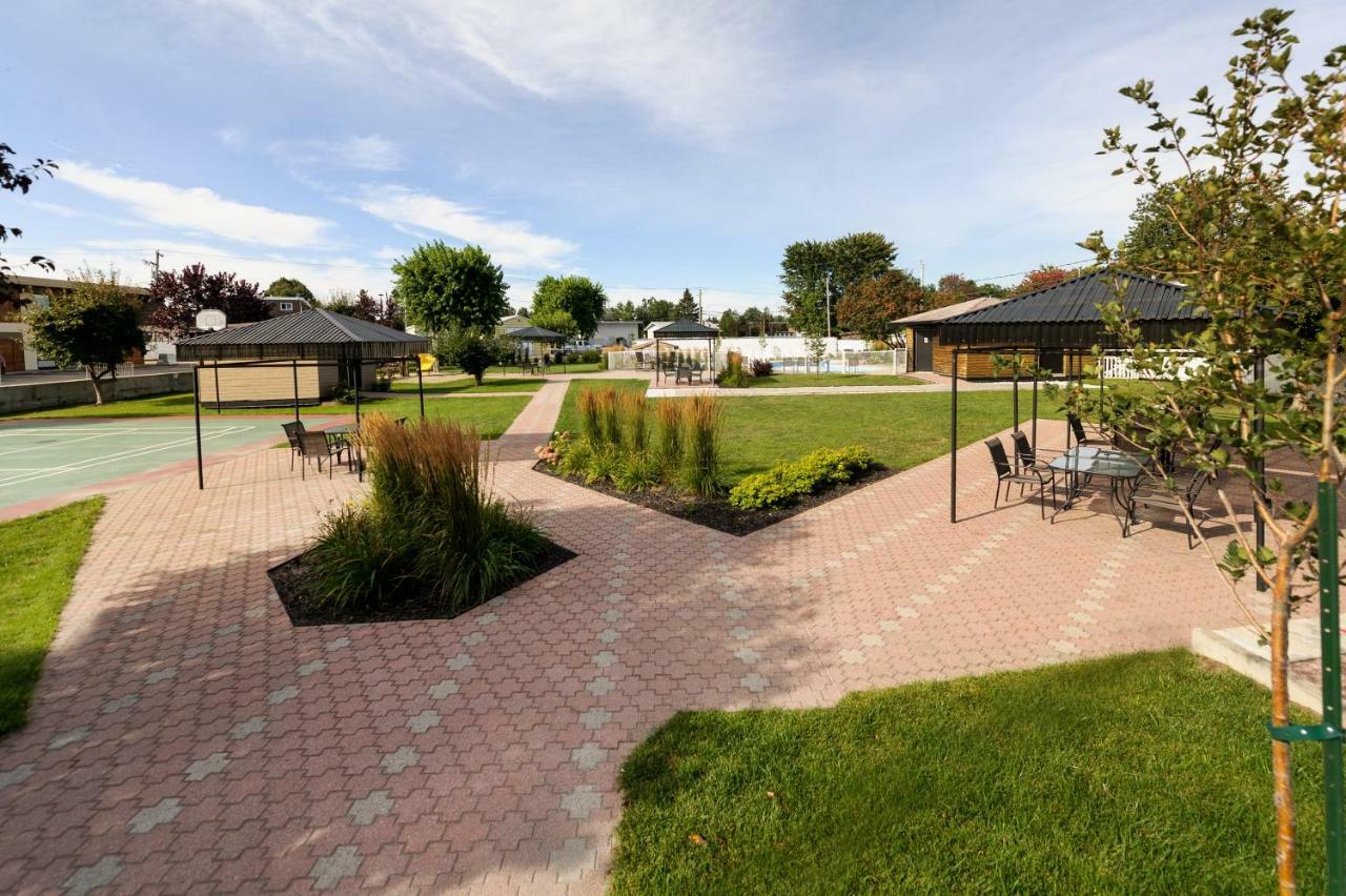 Hotel Le Montagnais Chicoutimi Exterior foto