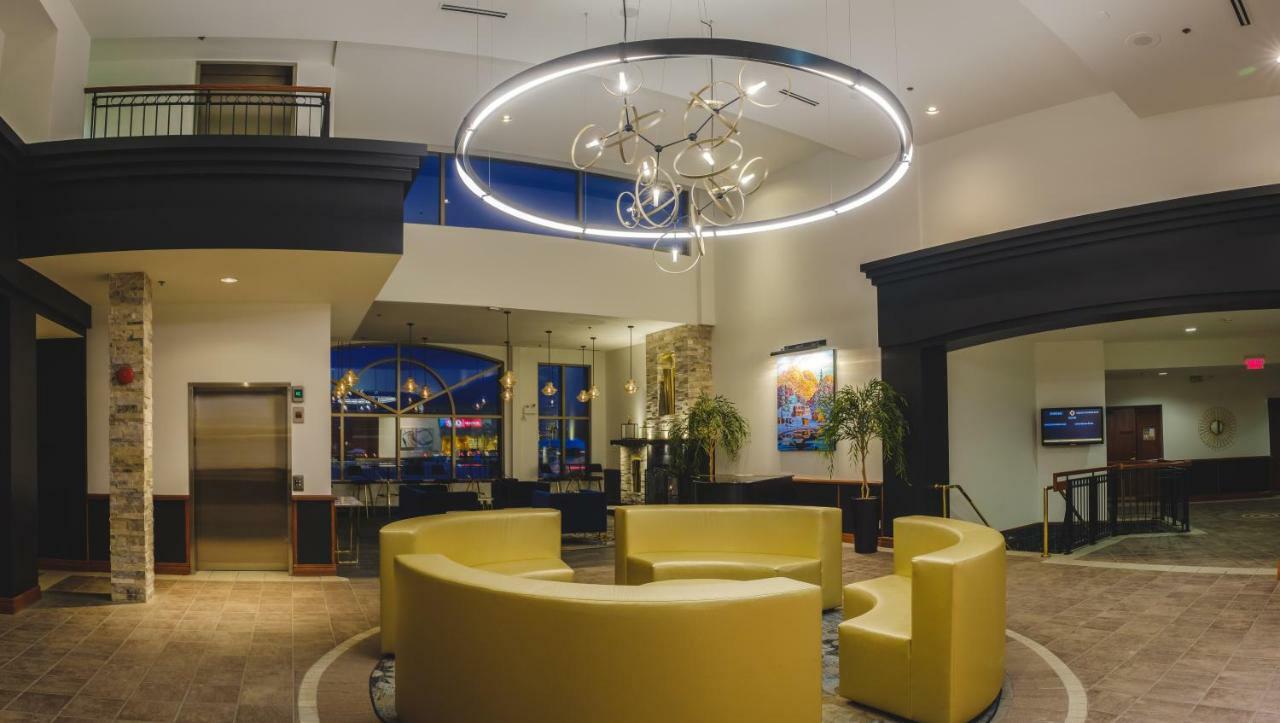 Hotel Le Montagnais Chicoutimi Exterior foto